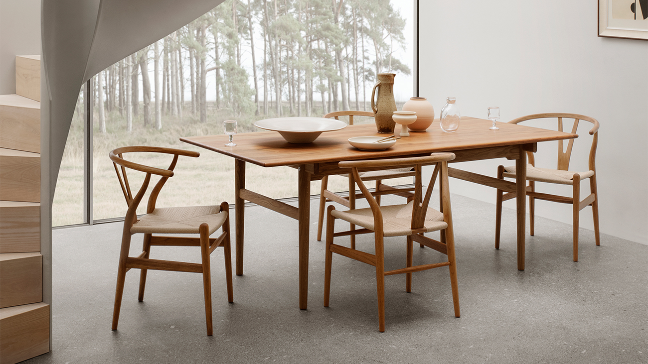 Carl Hansen & Son（カール・ハンセン＆サン） CH327 ダイニングテーブル