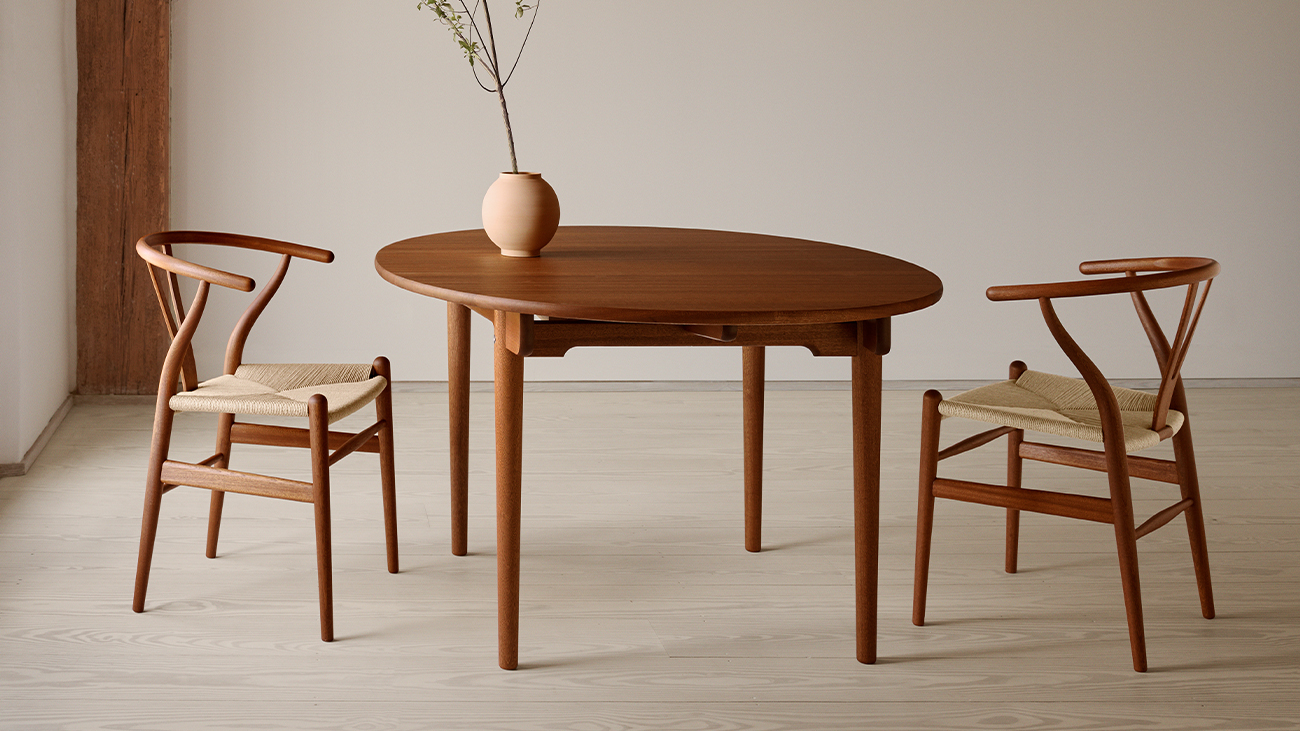 Carl Hansen & Son（カール・ハンセン＆サン） CH337 ダイニングテーブル