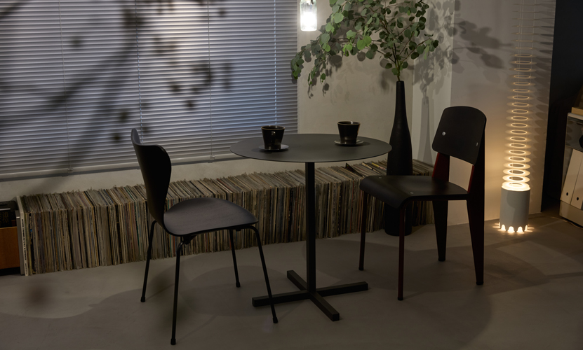 DUENDE デュエンデ SOLID STEEL DINER TABLE ROUND ソリッドスチールダイナーテーブル ラウンド DU330 カラー：ダークグレー デザイン：PERMANENT31