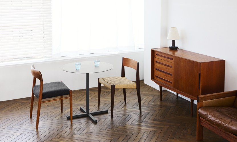 DUENDE デュエンデ SOLID STEEL DINER TABLE ROUND ソリッドスチールダイナーテーブル ラウンド DU330 カラー：ダークグレー デザイン：PERMANENT31