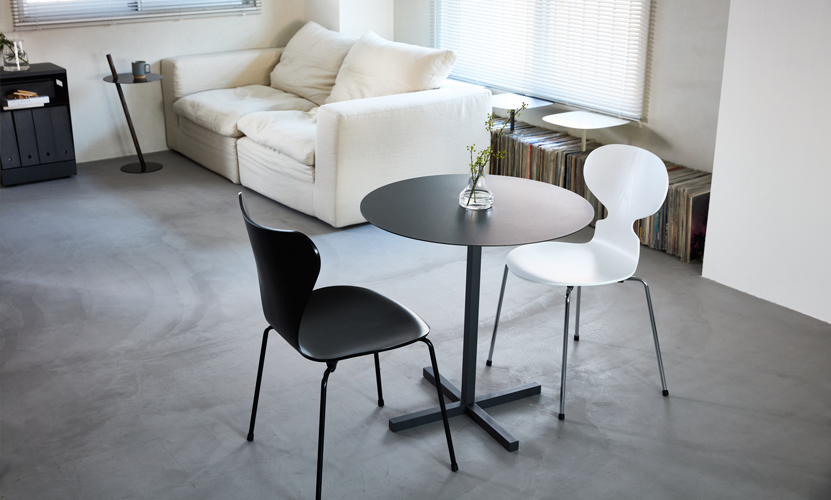 DUENDE デュエンデ SOLID STEEL DINER TABLE ROUND ソリッドスチールダイナーテーブル ラウンド DU330 カラー：ダークグレー デザイン：PERMANENT31