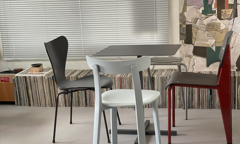 DUENDE デュエンデ SOLID STEEL DINER TABLE SQUARE ソリッドスチールダイナーテーブル スクエア DU331 カラー：ダークグレー デザイン：PERMANENT31