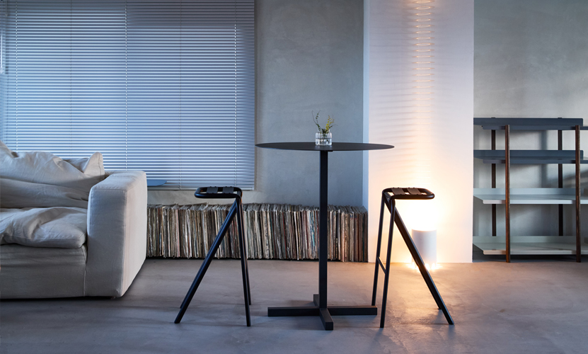 DUENDE デュエンデ SOLID STEEL HIGH DINER TABLE ROUND ソリッドスチールハイダイナーテーブル ラウンド DU0332 カラー：ダークグレー デザイン：PERMANENT31