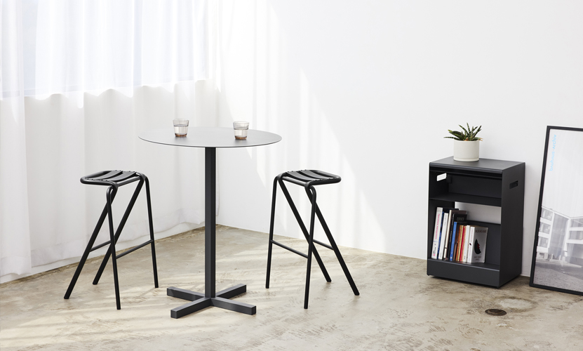 DUENDE デュエンデ SOLID STEEL HIGH DINER TABLE ROUND ソリッドスチールハイダイナーテーブル ラウンド DU0332 カラー：ダークグレー デザイン：PERMANENT31