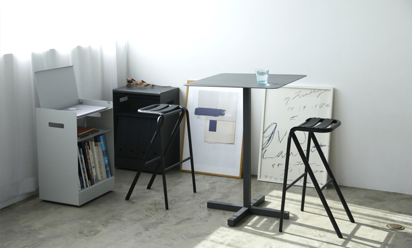 DUENDE デュエンデ SOLID STEEL HIGH DINER TABLE SQUARE ソリッドスチールハイダイナーテーブル スクエア DU0333 カラー：ダークグレー デザイン：PERMANENT31