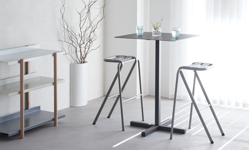 DUENDE デュエンデ SOLID STEEL HIGH DINER TABLE SQUARE ソリッドスチールハイダイナーテーブル スクエア DU0333 カラー：ダークグレー デザイン：PERMANENT31