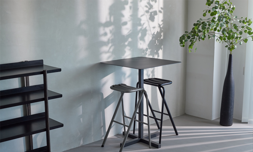 DUENDE デュエンデ SOLID STEEL HIGH DINER TABLE SQUARE ソリッドスチールハイダイナーテーブル スクエア DU0333 カラー：ダークグレー デザイン：PERMANENT31
