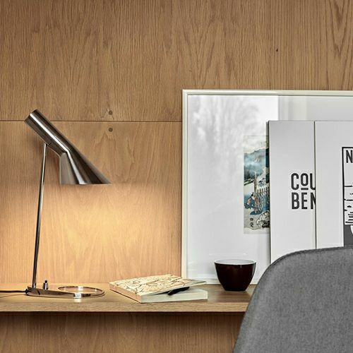 Louis Poulsen ルイスポールセン AJ Table AJ テーブル テーブルランプ カラー：ペール・ペトローリアム デザイン：アルネ・ヤコブセン