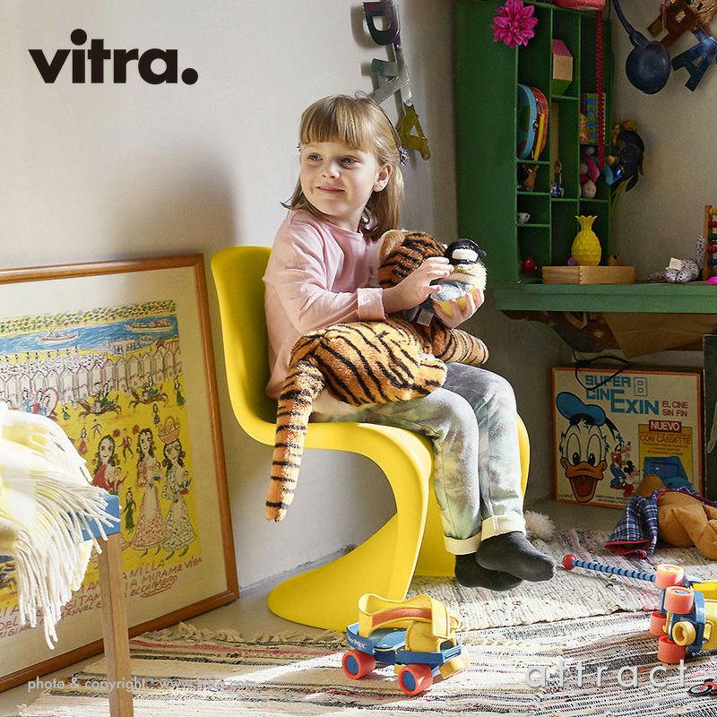 Vitra ヴィトラ Panton Junior パントンジュニア カラー：6色 ポリプロピレン アウトドア・スタッキング可能 デザイン：ヴェルナー・パントン