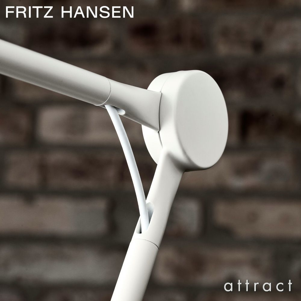 FRITZ HANSEN フリッツ・ハンセン AQ01 + Table base テーブルランプ ベースタイプ カラー：3色 デザイン：アンネ・クヴィスト