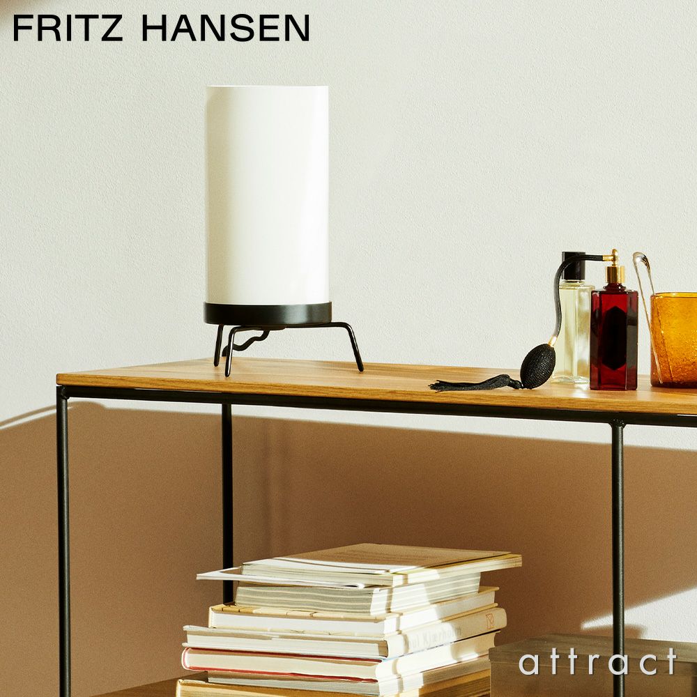 FRITZ HANSEN フリッツ・ハンセン PM-02 テーブルランプ カラー：2色 デザイン：ポール・マッコブ 