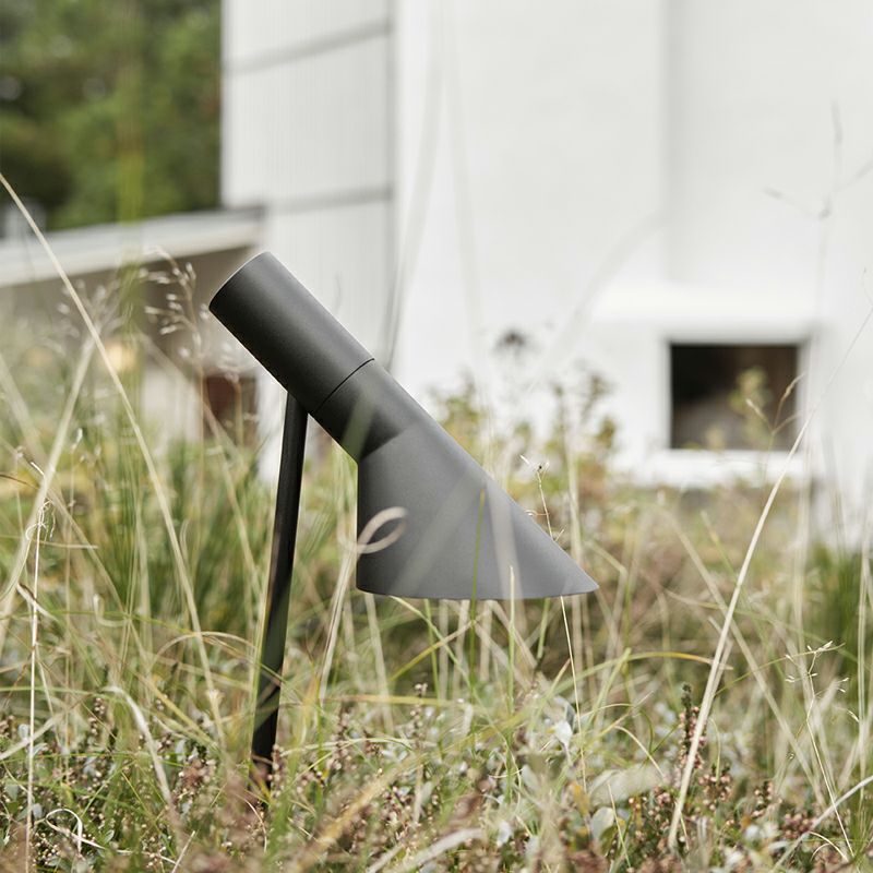 Louis Poulsen ルイスポールセン AJ Garden AJ ガーデン ショート 屋外用 ボラート スパイク式 カラー：ブラック デザイン：アルネ・ヤコブセン *電源ボックス含む