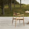 Carl Hansen & Son カールハンセン＆サン E022 Embrace Outdoor Table エンブレイス アウトドア テーブル 屋外用 ダイニングテーブル サイズ：Φ140×H74cm チーク 無塗装 支柱：ステンレス デザイン：Eoos イーオス