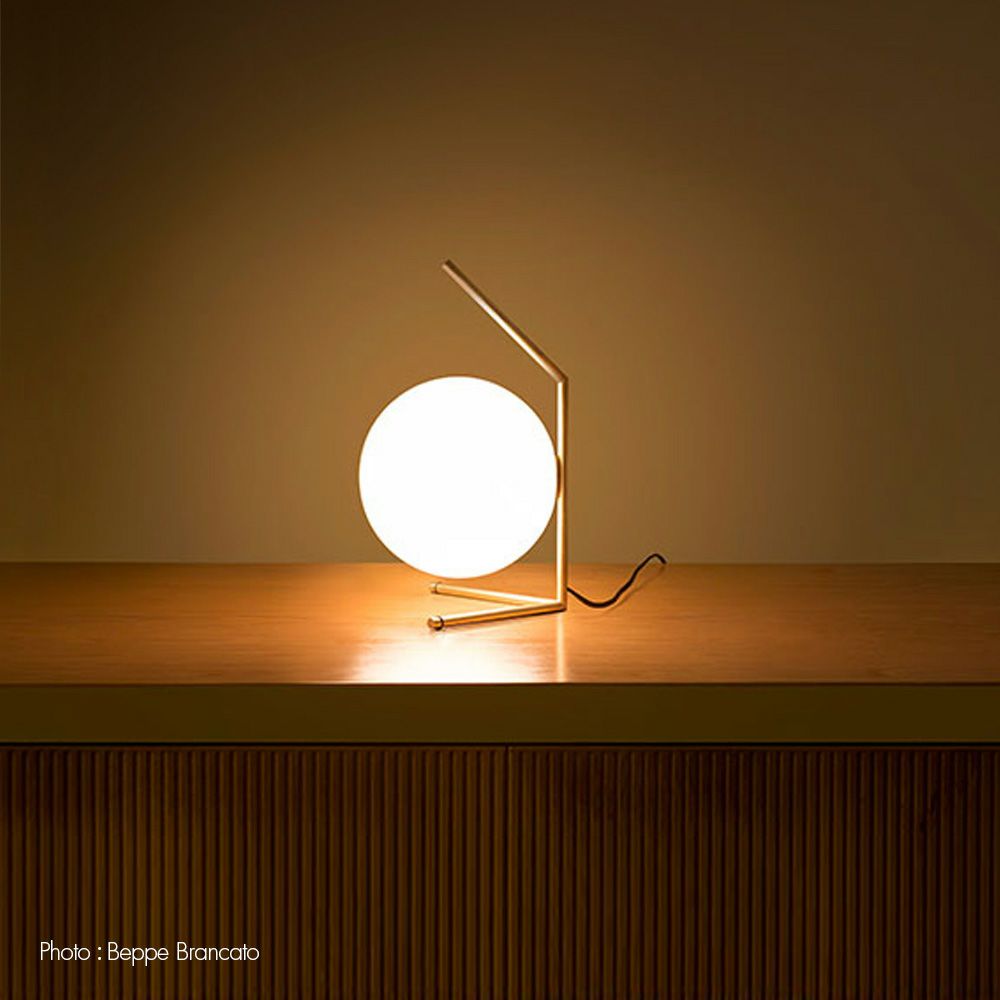 FLOS フロス IC LIGHTS T1 LOW アイシーライツ T1 ロータイプ テーブルランプ Φ200mm 照明 ライト カラー：3色 デザイン：マイケル・アナスタシアデス