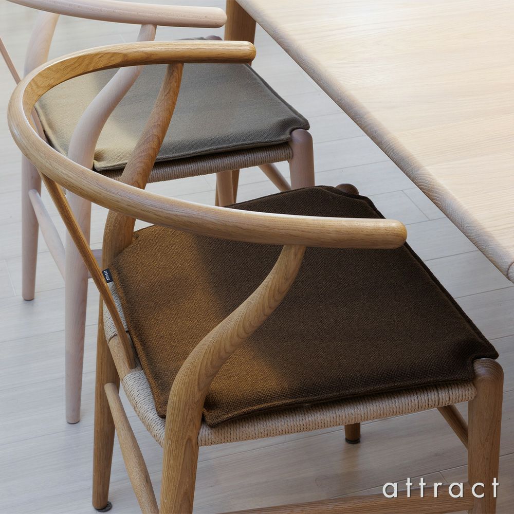 アトラクト オリジナル CH24 Yチェア用シートクッション 単色 リバーシブル カラー：4色（Kvadrat クヴァドラ Hallingdal 65 ハリンダル） CH24C