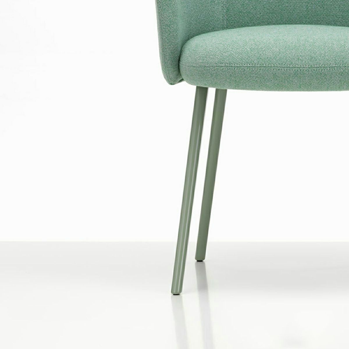 Vitra ヴィトラ Mikado ミカド サイドチェア アルミダイキャストベース （カラー：4色） ウッドベース（カラー：2色） ファブリック：F120（Cento チェント） デザイン：バーバー・オズガビー