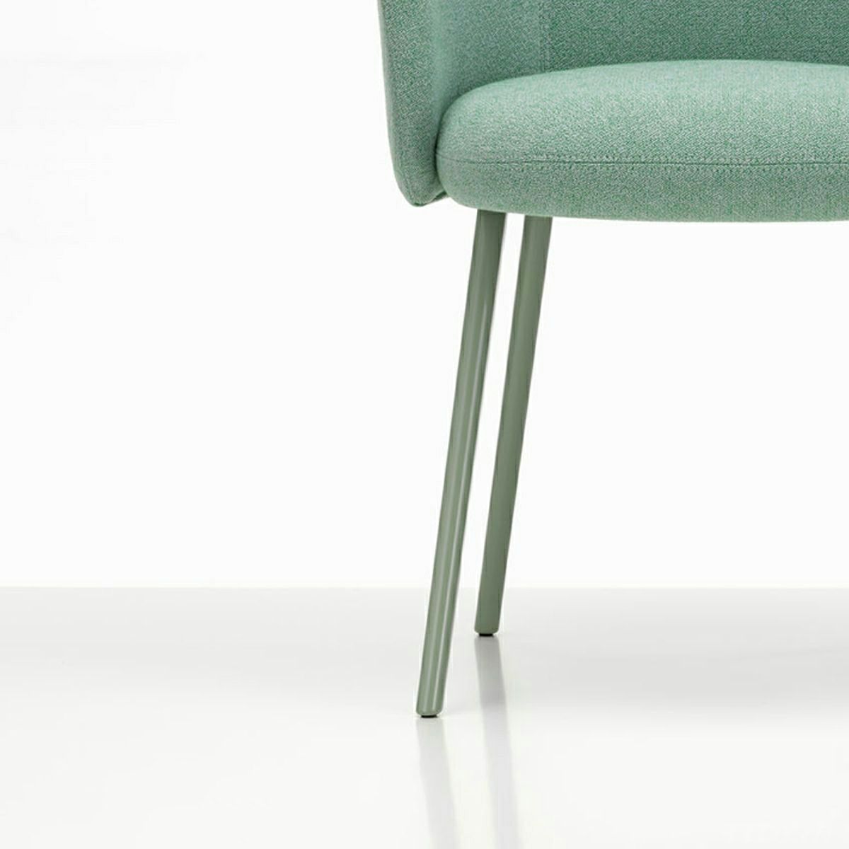 Vitra ヴィトラ Mikado ミカド サイドチェア アルミダイキャストベース （カラー：4色） ウッドベース（カラー：2色） ファブリック：F60（Volo ヴォロ） デザイン：バーバー・オズガビー