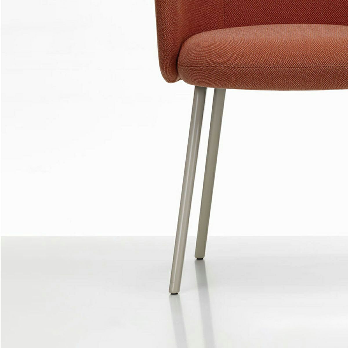 Vitra ヴィトラ Mikado ミカド サイドチェア アルミダイキャストベース （カラー：4色） ウッドベース（カラー：2色） ファブリック：F80（Savana サヴァナ） デザイン：バーバー・オズガビー