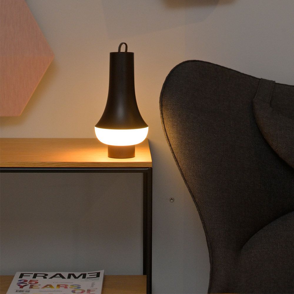 Louis Poulsen ルイスポールセン Tomoshi Portable トモシ ポータブル テーブルランプ カラー：オパール・ダークブラウン デザイン： nendo（佐藤 オオキ）