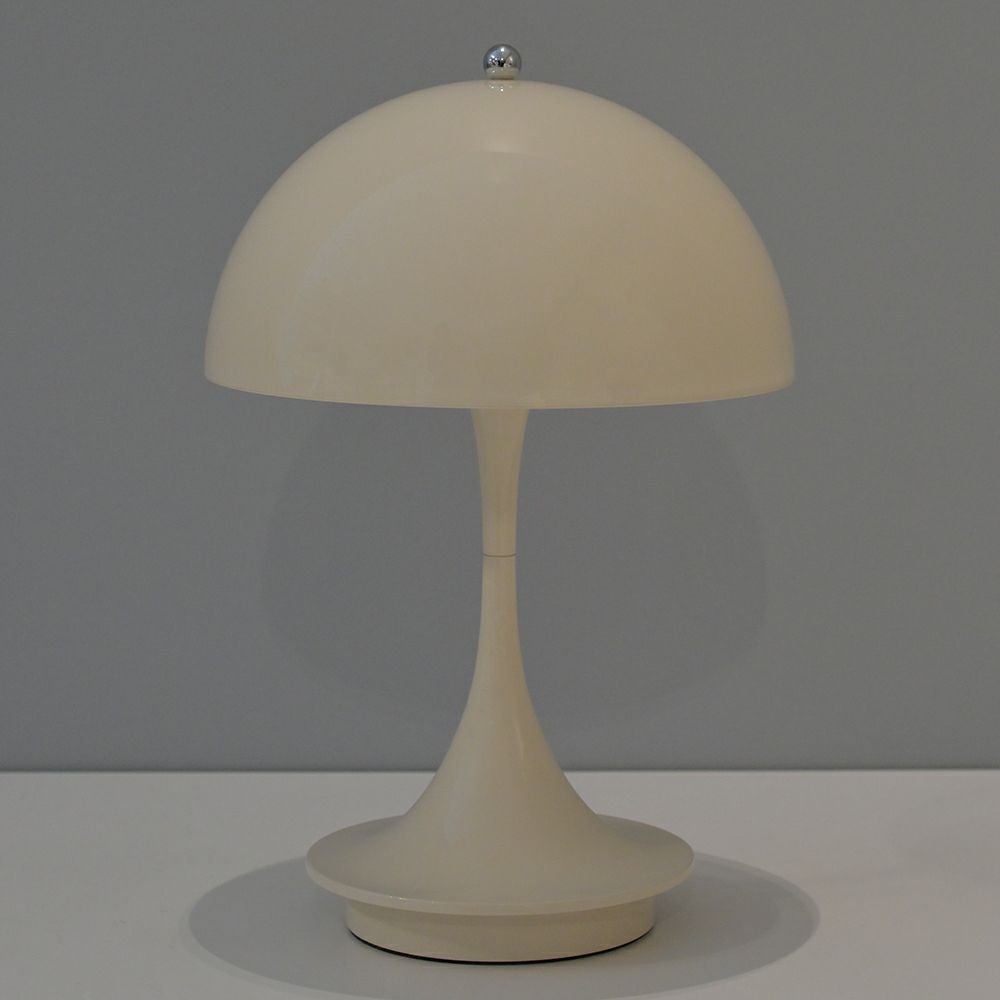 Louis Poulsen ルイスポールセン Panthella 160 Portable パンテラ 160 ポータブル （V3） テーブルランプ カラー：オパール・ベージュ デザイン：ヴェルナー・パントン