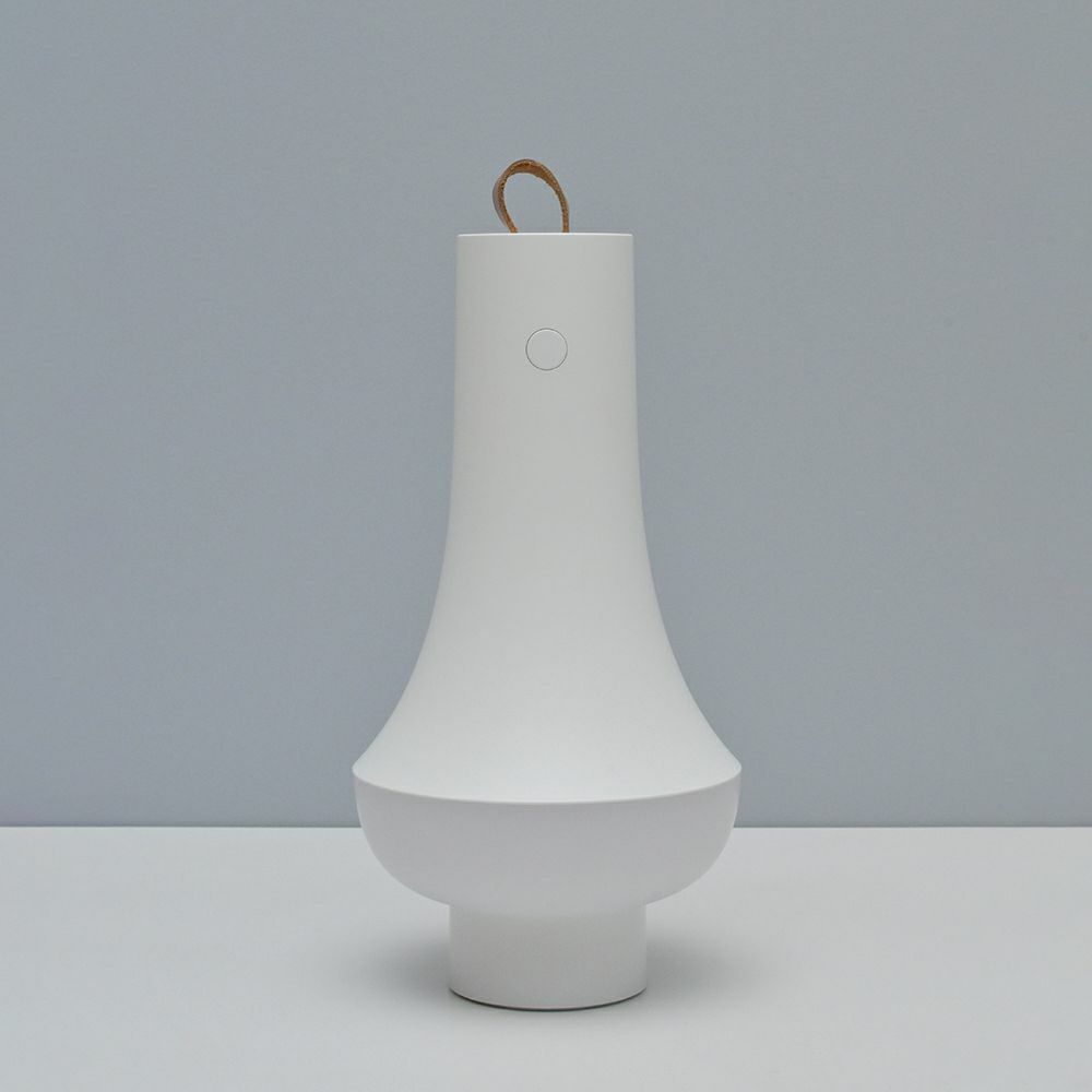 Louis Poulsen ルイスポールセン Tomoshi Portable トモシ ポータブル テーブルランプ カラー：ホワイト デザイン： nendo（佐藤 オオキ）