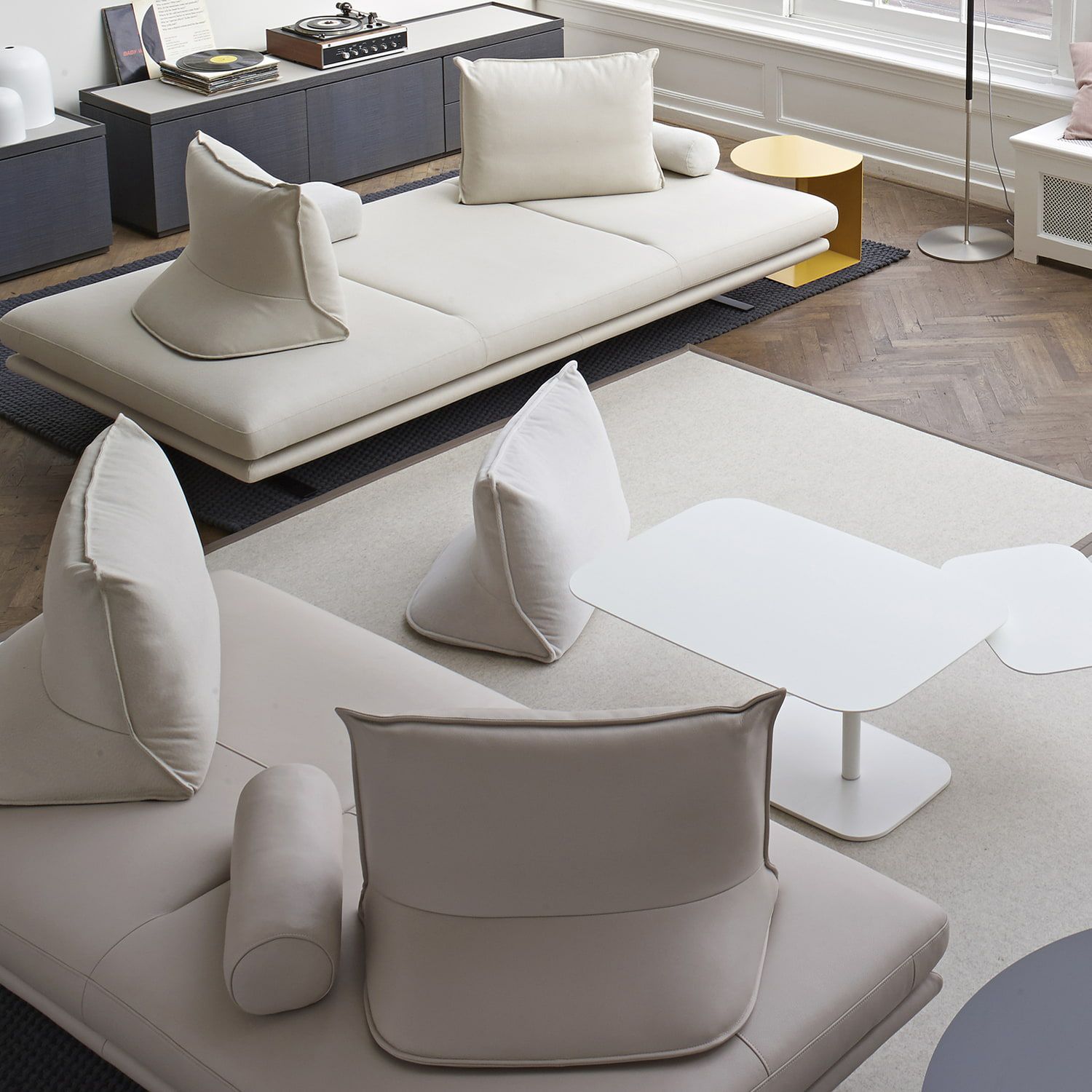 ligne roset リーン・ロゼ ROSETPrado ロゼプラド 2P ソファ 2人掛け ファブリック：Lランク（ウルトラスエード HP） 背クッション：2点セット デザイン：クリスチャン・ウェルナー