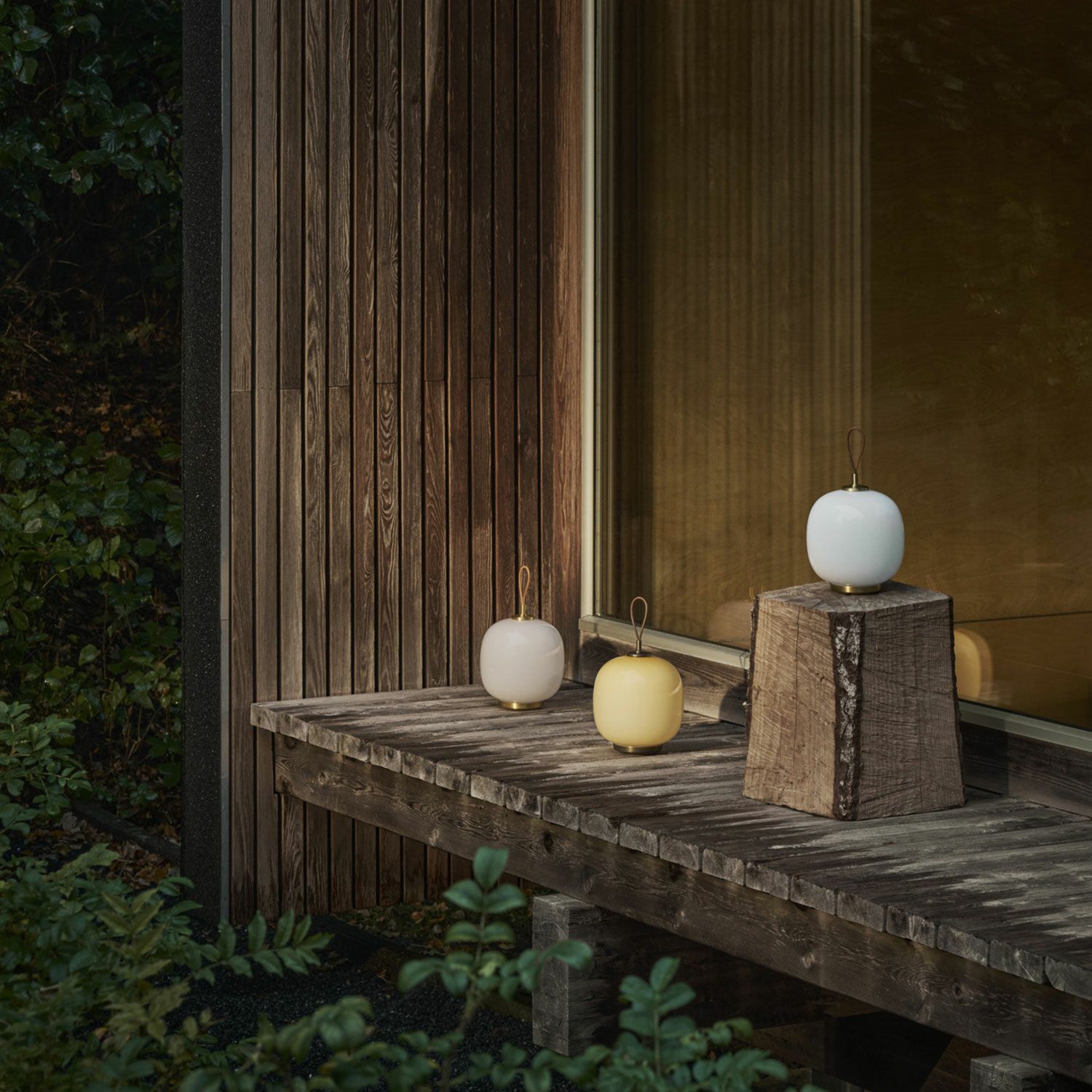 Louis Poulsen ルイスポールセン VL 45 Radiohouse Portable Lamp ラジオハウス ポータブルランプ 充電式 Φ175mm カラー：ペール・ローズ デザイン：ヴィルヘルム・ラウリッツェン