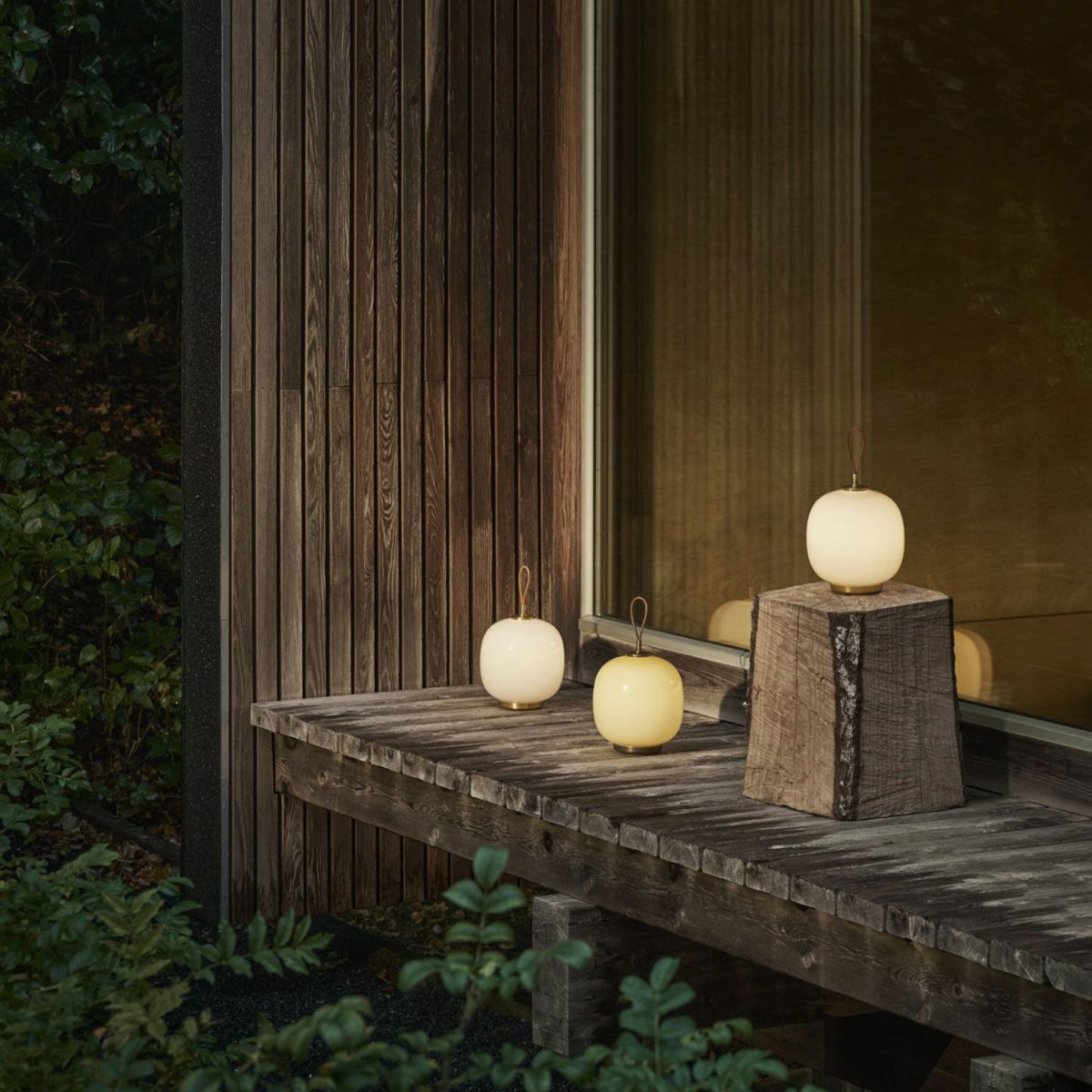 Louis Poulsen ルイスポールセン VL 45 Radiohouse Portable Lamp ラジオハウス ポータブルランプ 充電式 Φ175mm カラー：ペール・ローズ デザイン：ヴィルヘルム・ラウリッツェン