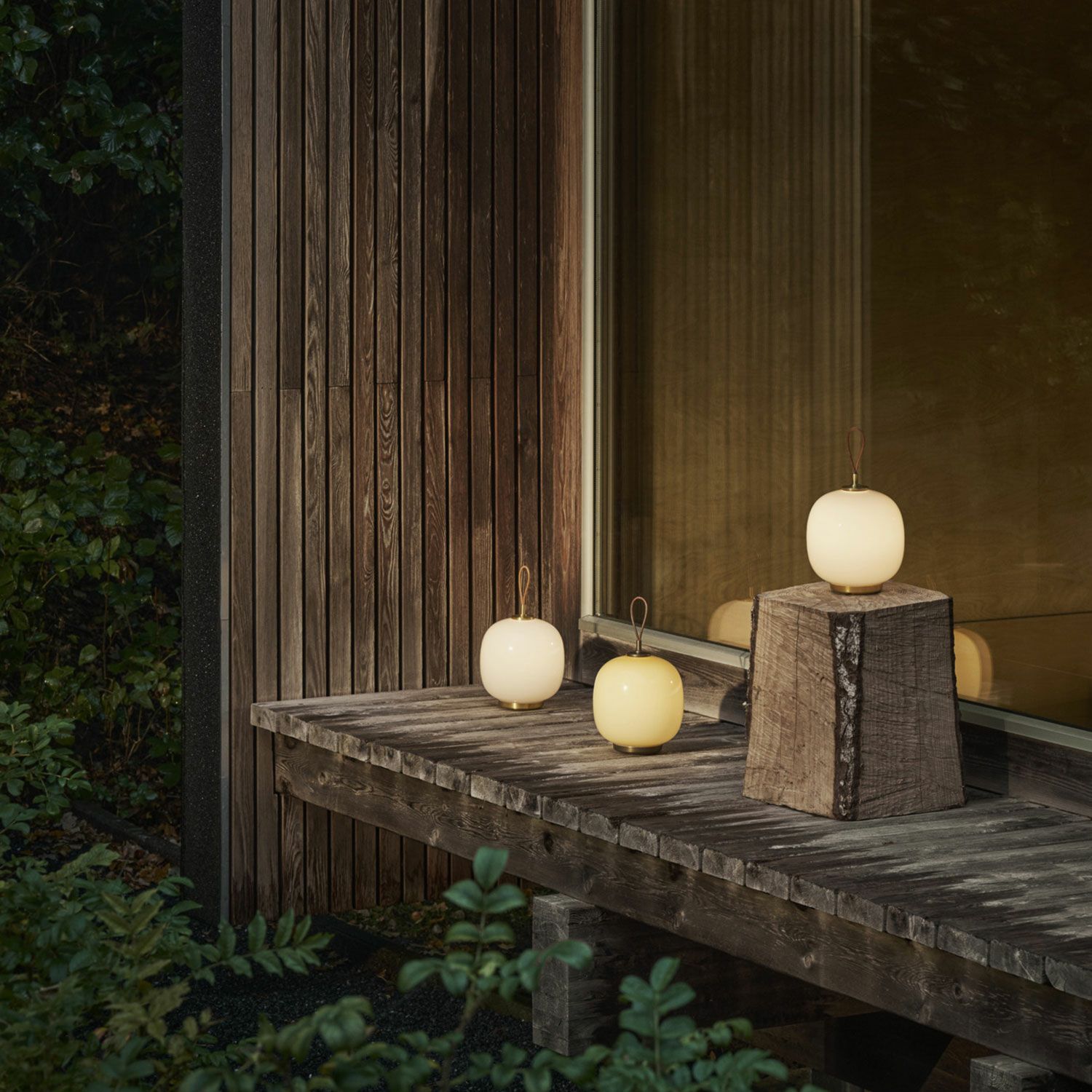Louis Poulsen ルイスポールセン VL 45 Radiohouse Portable Lamp ラジオハウス ポータブルランプ 充電式 Φ175mm カラー：ホワイト デザイン：ヴィルヘルム・ラウリッツェン
