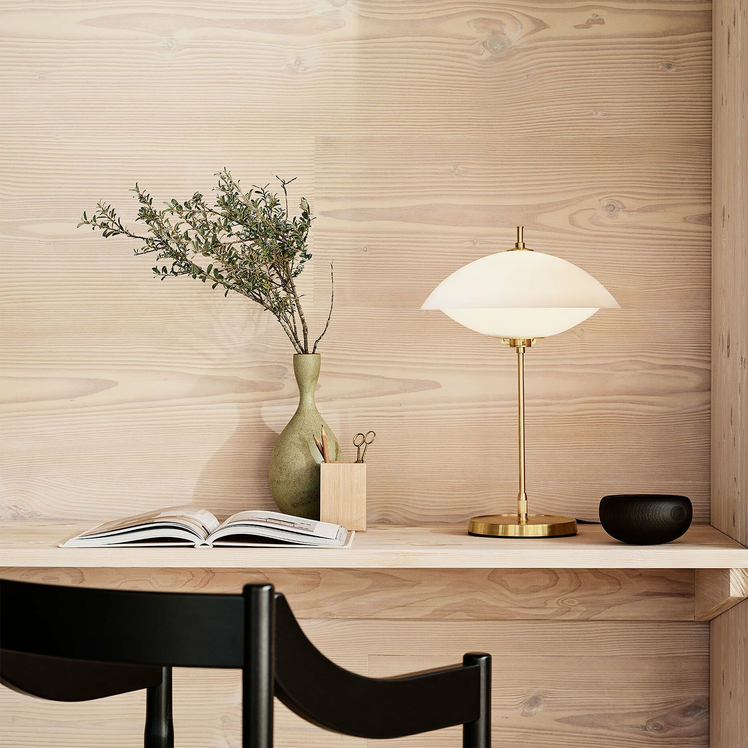 FRITZ HANSEN フリッツ・ハンセン CLAM TABLE クラム テーブルランプ カラー：オパールガラス デザイン：アーム＆ルンド