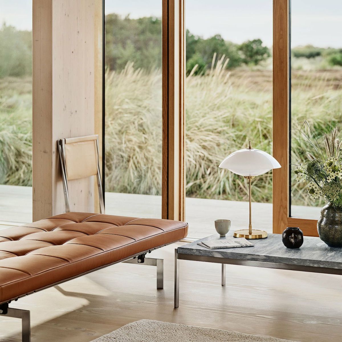 FRITZ HANSEN フリッツ・ハンセン CLAM TABLE クラム テーブルランプ カラー：オパールガラス デザイン：アーム＆ルンド