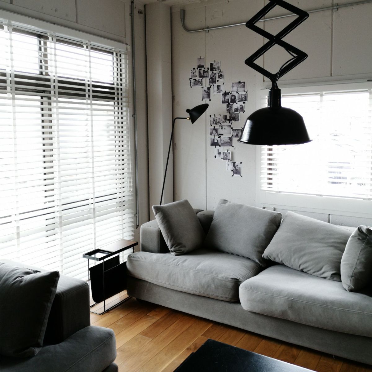 DUENDE デュエンデ COMPANION with Magazine Rack コンパニオン with マガジンラック サイドテーブル DU0036 DU0033 カラー：2色 デザイン：Peter Mac Cann