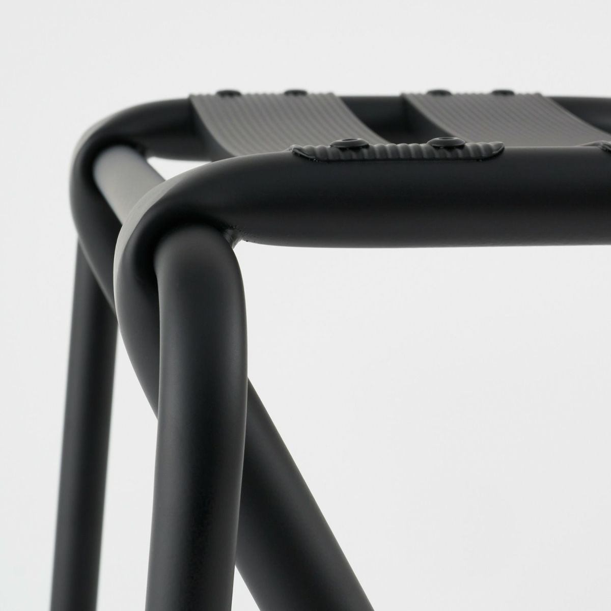 DUENDE デュエンデ BENT HIGH STOOL ベント ハイスツール DU0321 高さ：63cm カラー：2色 デザイン：岩元 航大