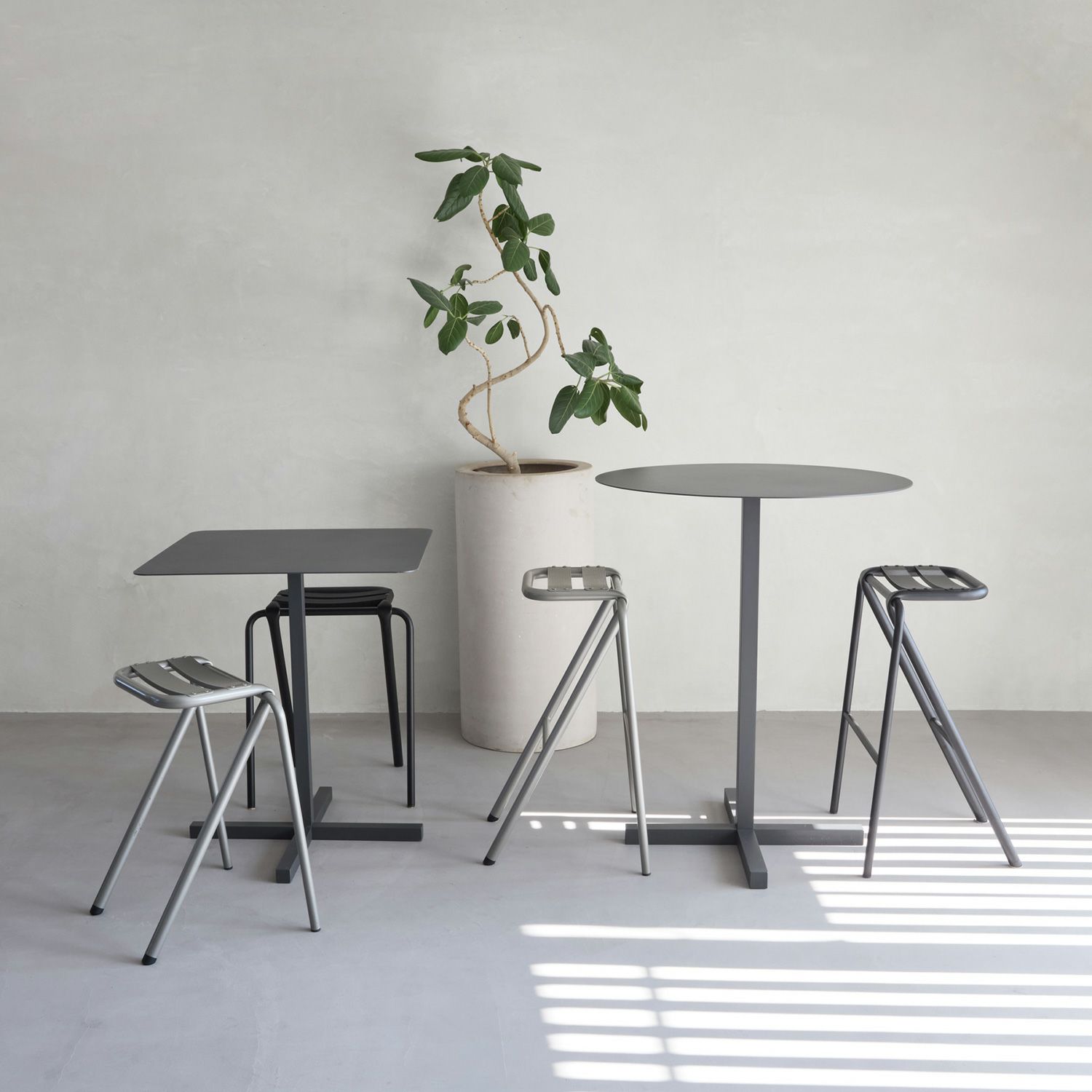 DUENDE デュエンデ BENT HIGH STOOL ベント ハイスツール DU0321 高さ：63cm カラー：2色 デザイン：岩元 航大