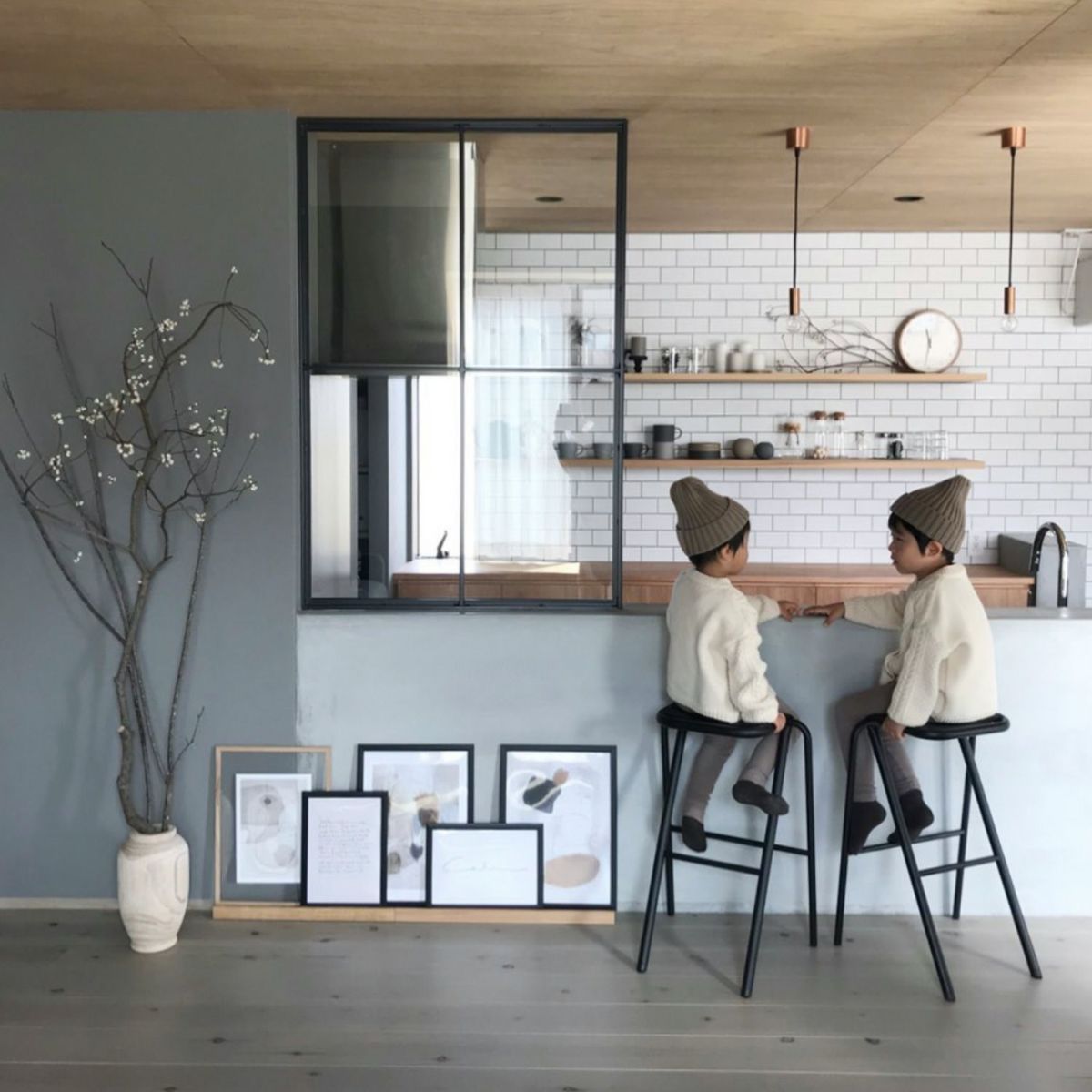 DUENDE デュエンデ BENT HIGH STOOL ベント ハイスツール DU0321 高さ：63cm カラー：2色 デザイン：岩元 航大