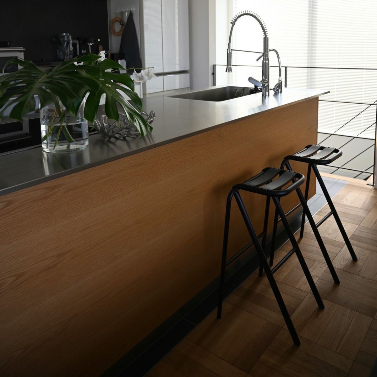 DUENDE デュエンデ BENT HIGH STOOL ベント ハイスツール DU0321 高さ：63cm カラー：2色 デザイン：岩元 航大