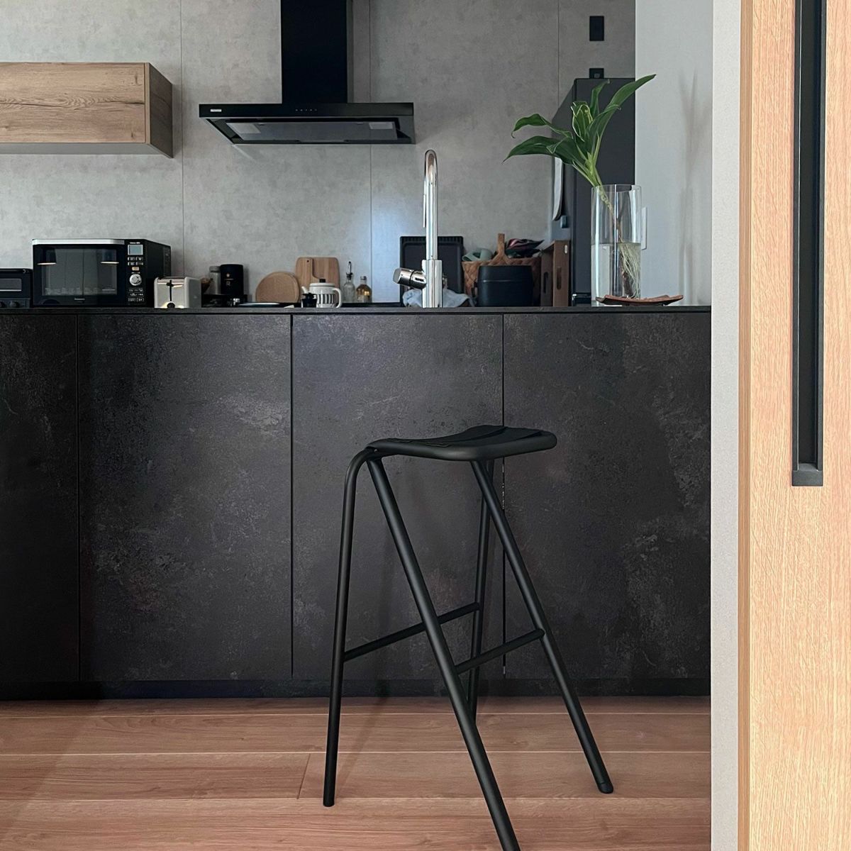 DUENDE デュエンデ BENT HIGH STOOL ベント ハイスツール DU0321 高さ：63cm カラー：2色 デザイン：岩元 航大