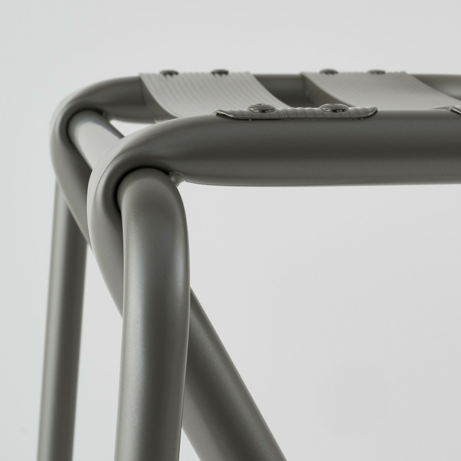 DUENDE デュエンデ BENT LOW STOOL ベント ロースツール DU0320 高さ：53cm カラー：2色 デザイン：岩元 航大