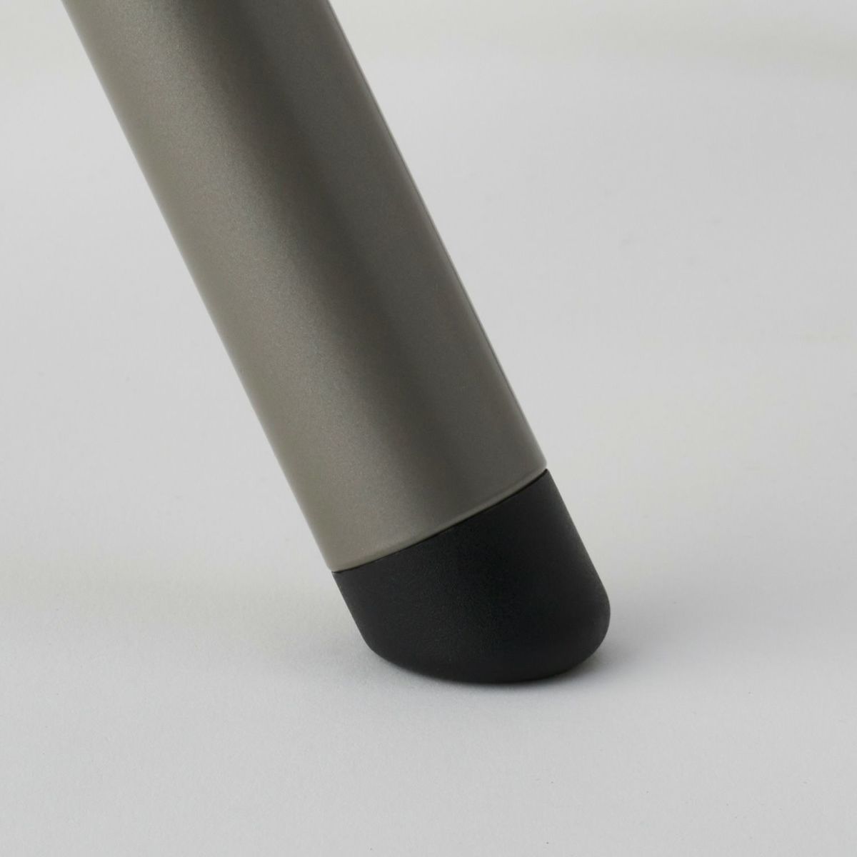 DUENDE デュエンデ BENT LOW STOOL ベント ロースツール DU0320 高さ：53cm カラー：2色 デザイン：岩元 航大