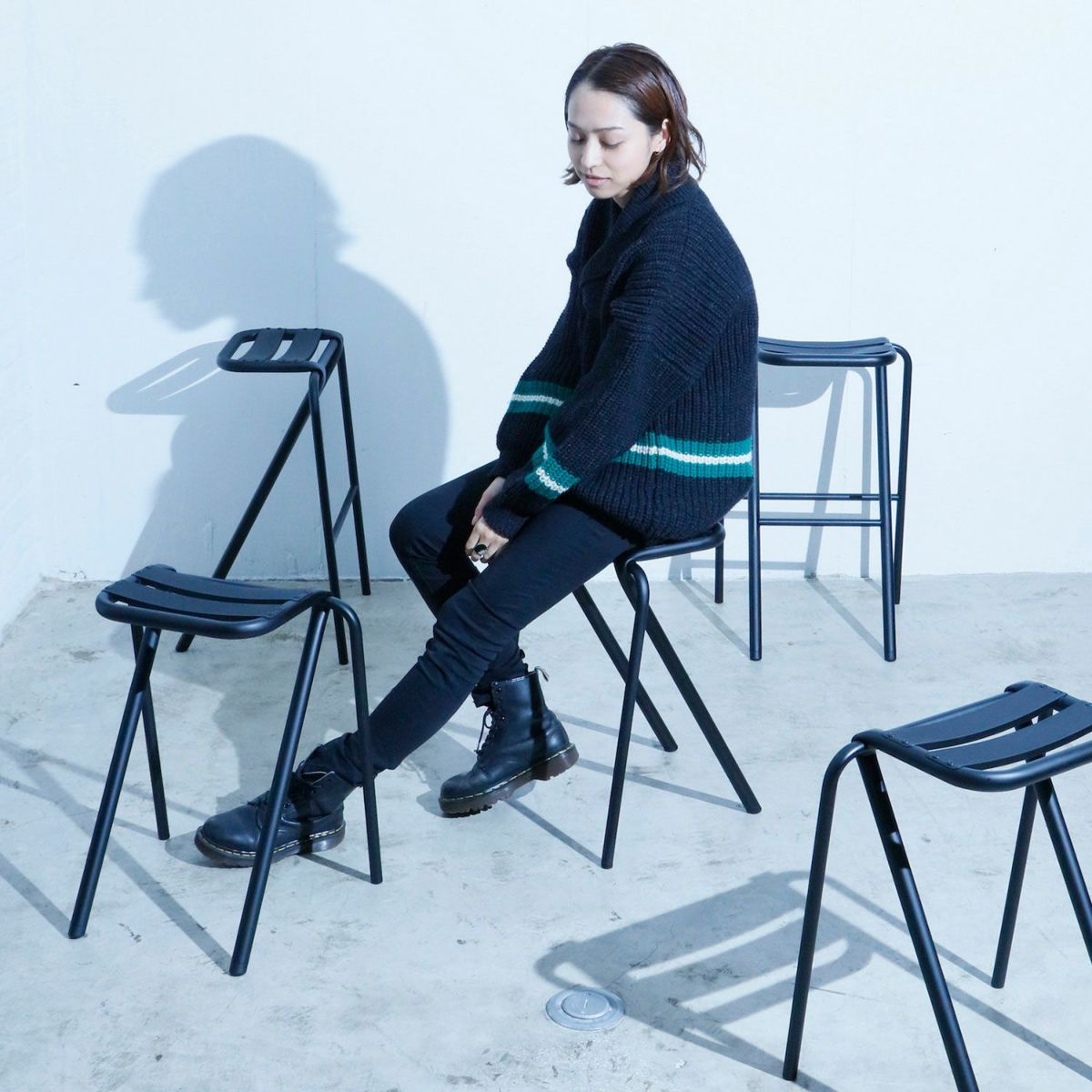 DUENDE デュエンデ BENT LOW STOOL ベント ロースツール DU0320 高さ：53cm カラー：2色 デザイン：岩元 航大