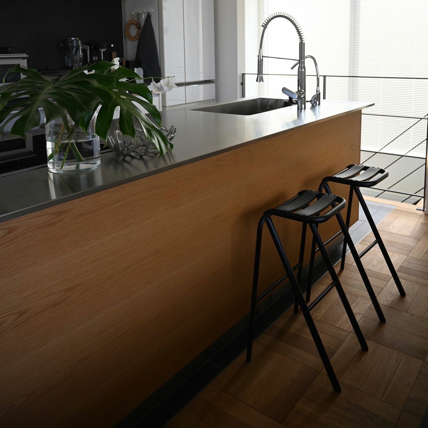 DUENDE デュエンデ BENT LOW STOOL ベント ロースツール DU0320 高さ：53cm カラー：2色 デザイン：岩元 航大