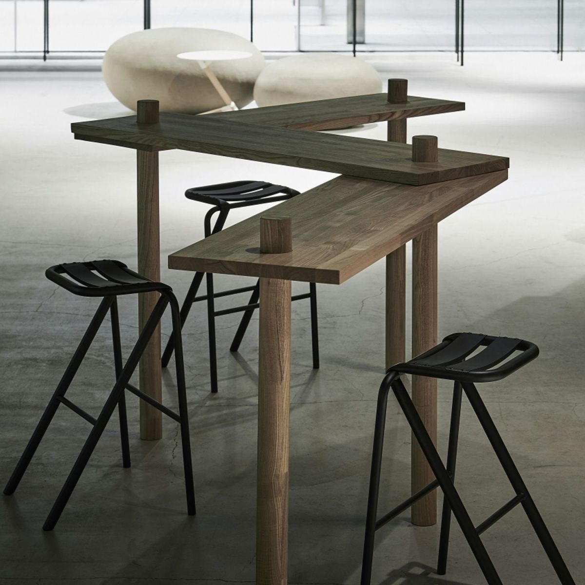 DUENDE デュエンデ BENT LOW STOOL ベント ロースツール DU0320 高さ：53cm カラー：2色 デザイン：岩元 航大