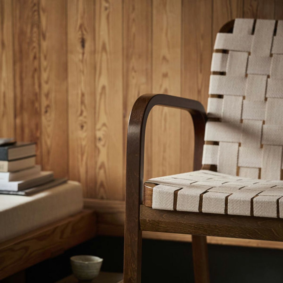 Artek アルテック 45 Armchair 45 アームチェア ラウンジチェア ウォルナットステイン リネンウェビングテープ カラー：6色 アームレスト：カバーなし デザイン：アルヴァ・アアルト