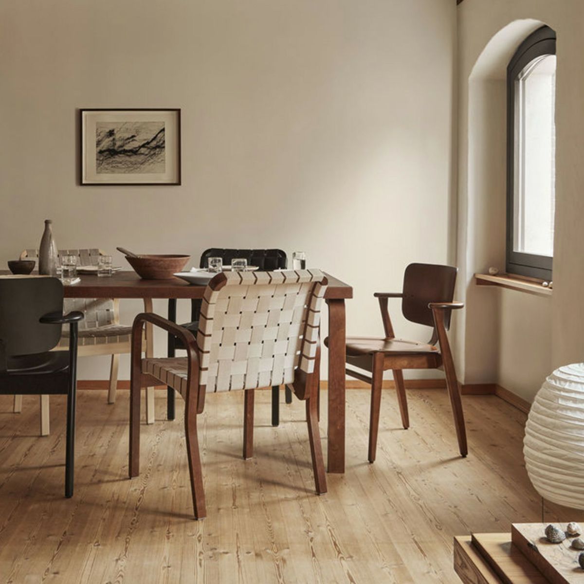 Artek アルテック 45 Armchair 45 アームチェア ラウンジチェア ウォルナットステイン リネンウェビングテープ カラー：6色 アームレスト：カバーなし デザイン：アルヴァ・アアルト