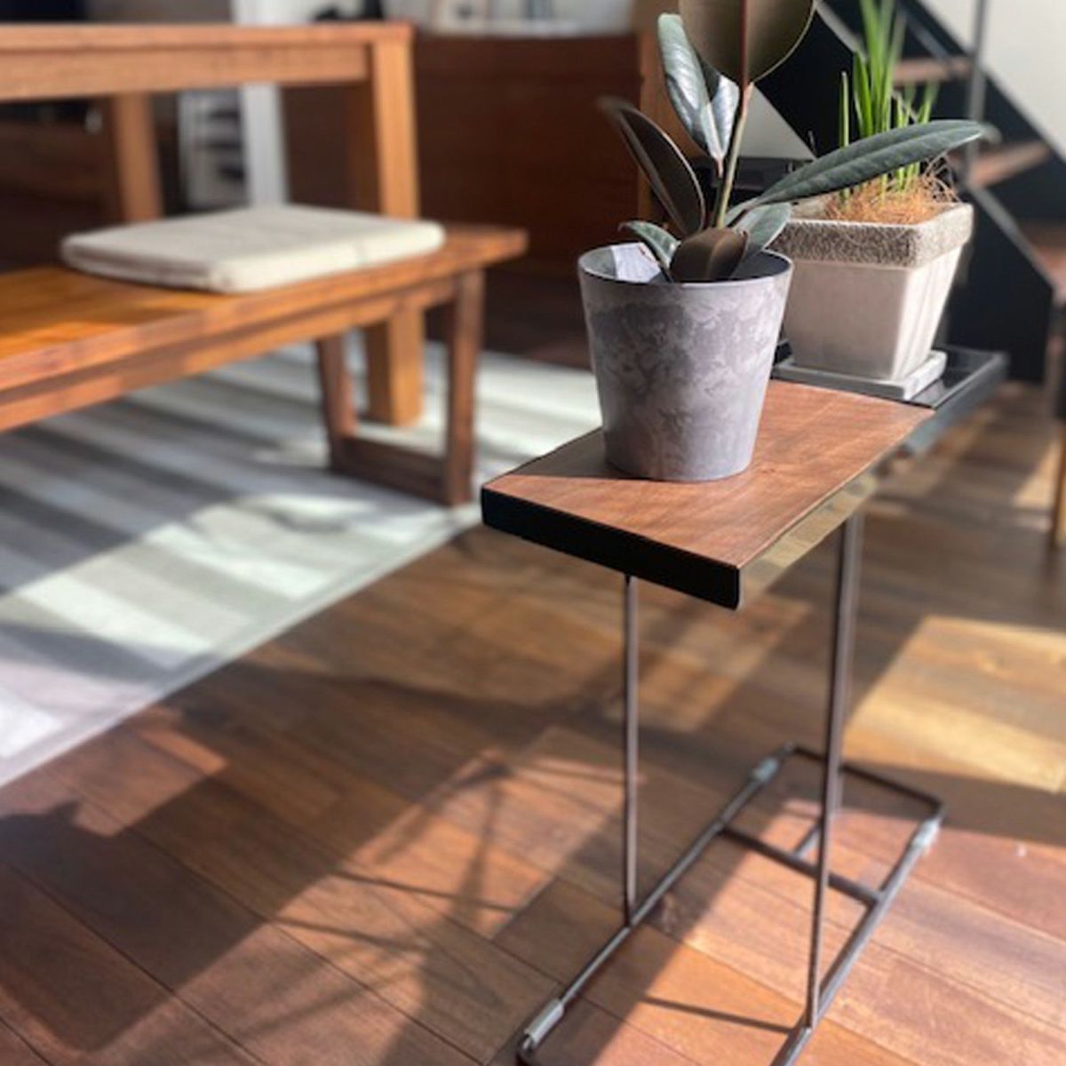 DUENDE デュエンデ COMPANION コンパニオン サイドテーブル DU0031 DU0032 カラー：2色 デザイン：Peter Mac Cann