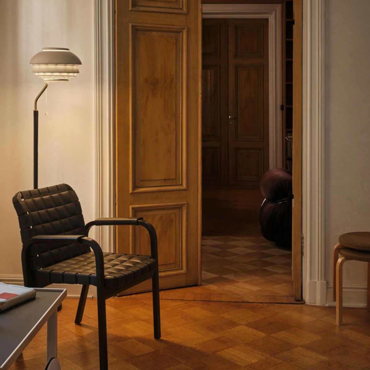 Artek アルテック 45 Armchair 45 アームチェア ラウンジチェア ブラックラッカー キルティングレザー プレステージレザー：L40 アームレスト：レザーカバー デザイン：アルヴァ・アアルト