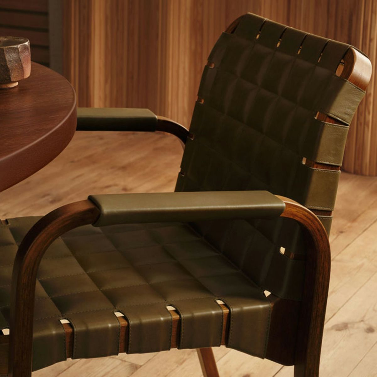 Artek アルテック 45 Armchair 45 アームチェア ラウンジチェア ブラックラッカー キルティングレザー プレステージレザー：L40 アームレスト：レザーカバー デザイン：アルヴァ・アアルト