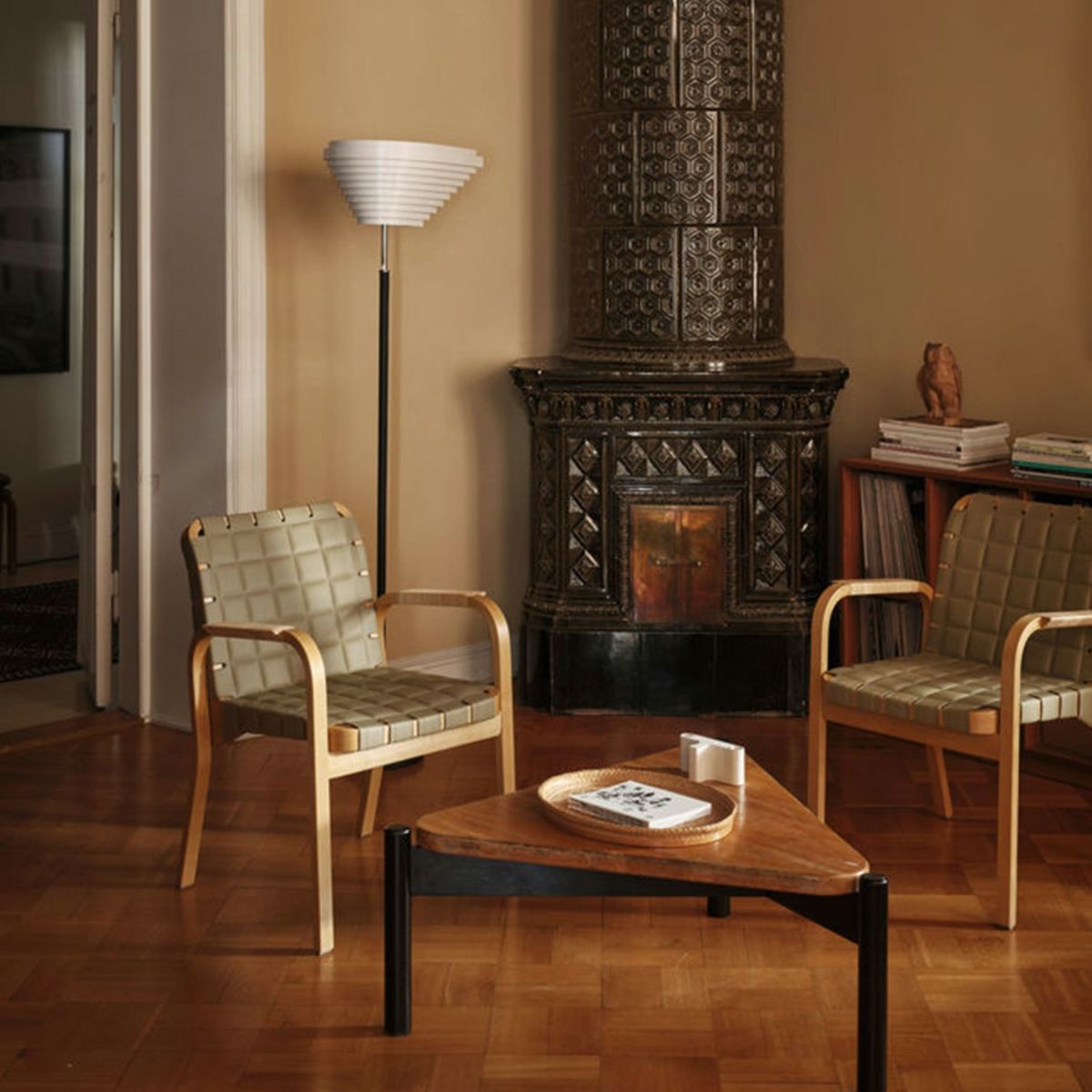 Artek アルテック 45 Armchair 45 アームチェア ラウンジチェア ハニーステイン キルティングレザー スペクトラムレザー：オリーブ アームレスト：ラタン巻き デザイン：アルヴァ・アアルト