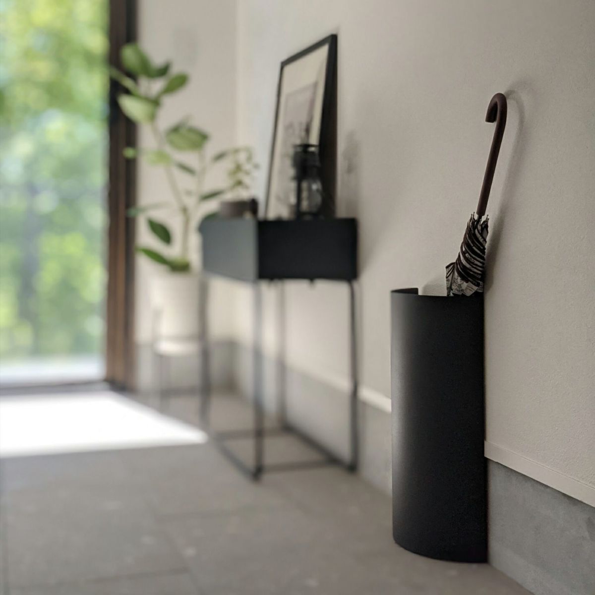 DUENDE デュエンデ MUKOU ムコウ アンブレラスタンド傘立て DU0120 専用水受け付属 カラー：2色 デザイン：PINTO