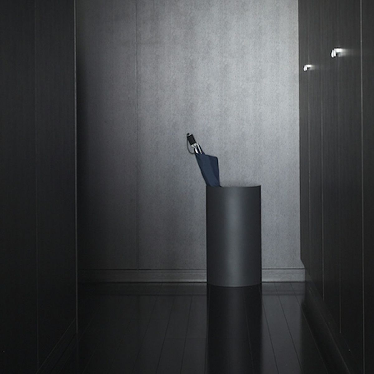 DUENDE デュエンデ MUKOU ムコウ アンブレラスタンド傘立て DU0120 専用水受け付属 カラー：2色 デザイン：PINTO